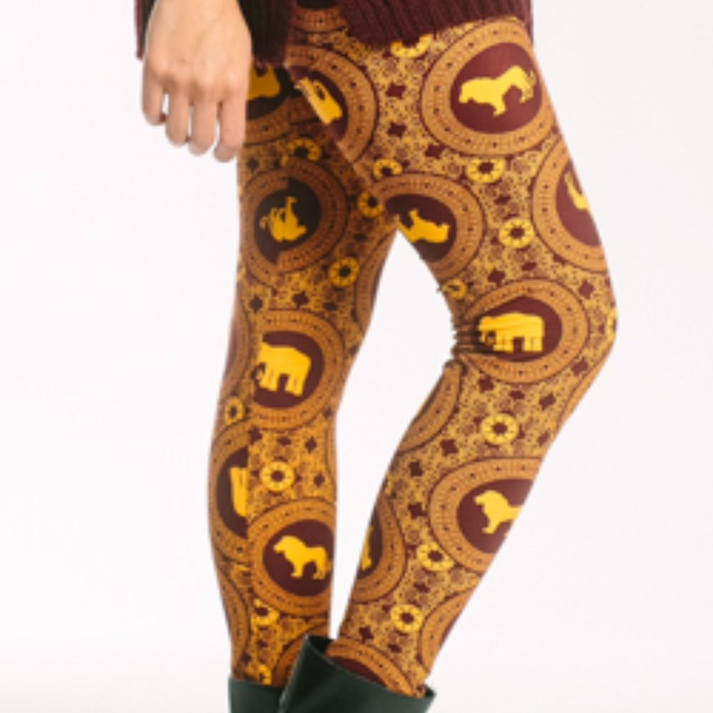 Agnes & Dora Leggings Size L Baby Suede  Safari Print NWT